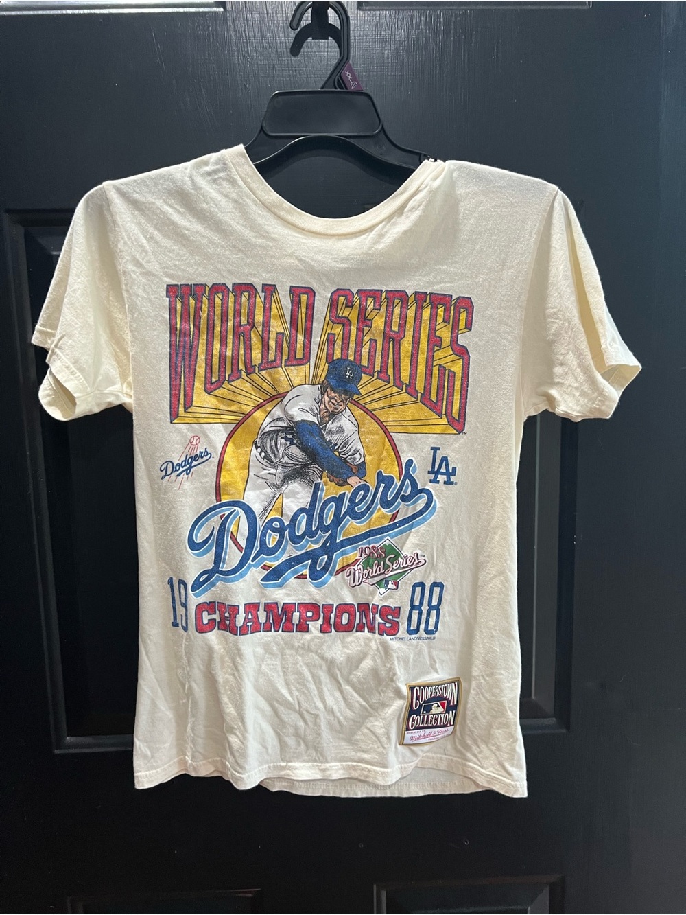 Mitchell & Ness Cream Dodgers 1988 World Series Champions Graphic Tee